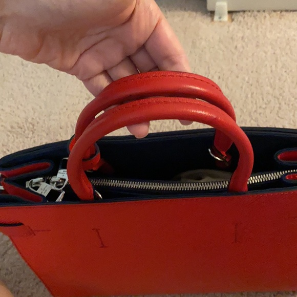 ( SOLD ) Louis Vuitton Epi Twist Tote Bag - Picture 7 of 9